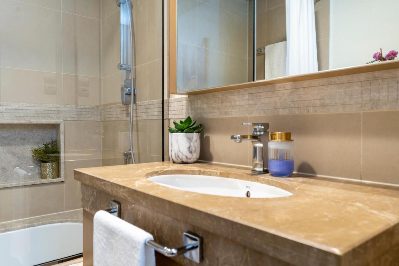 Prestige Living 1Br With Full Burj Khalifa View By Auberge Dubaj Zewnętrze zdjęcie